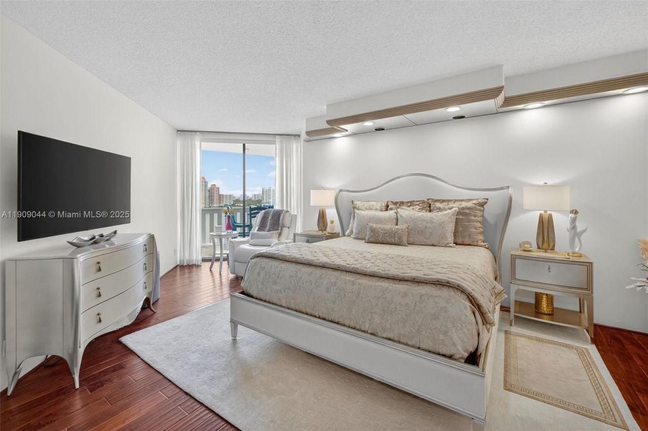 3000 Island Blvd, Unit 1904, Aventura, FL 33160 Photo