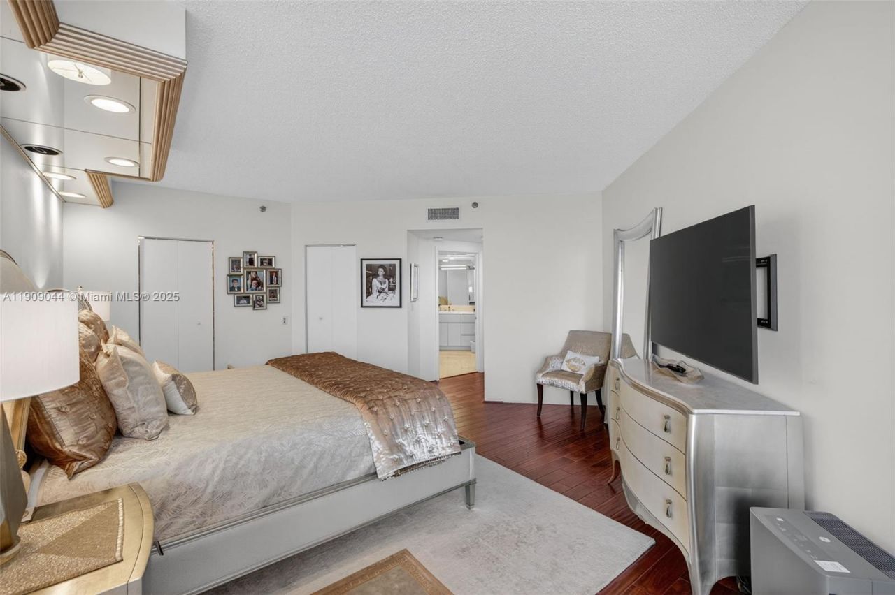 3000 Island Blvd, Unit 1904, Aventura, FL 33160 Photo