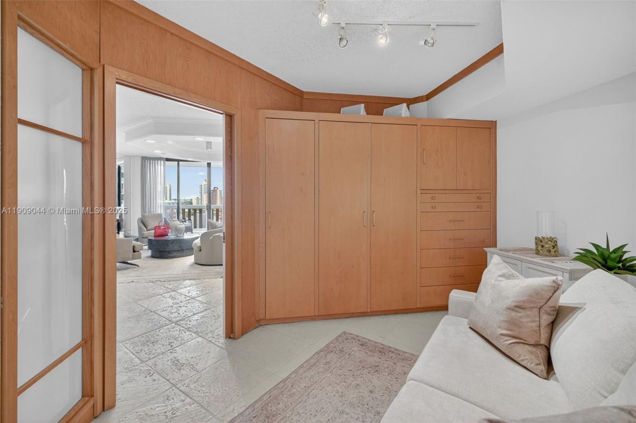 3000 Island Blvd, Unit 1904, Aventura, FL 33160 Photo