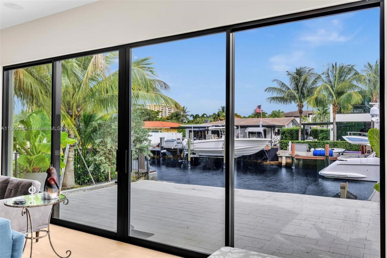 13045 Coronado Ter, North Miami, FL 33181 Photo