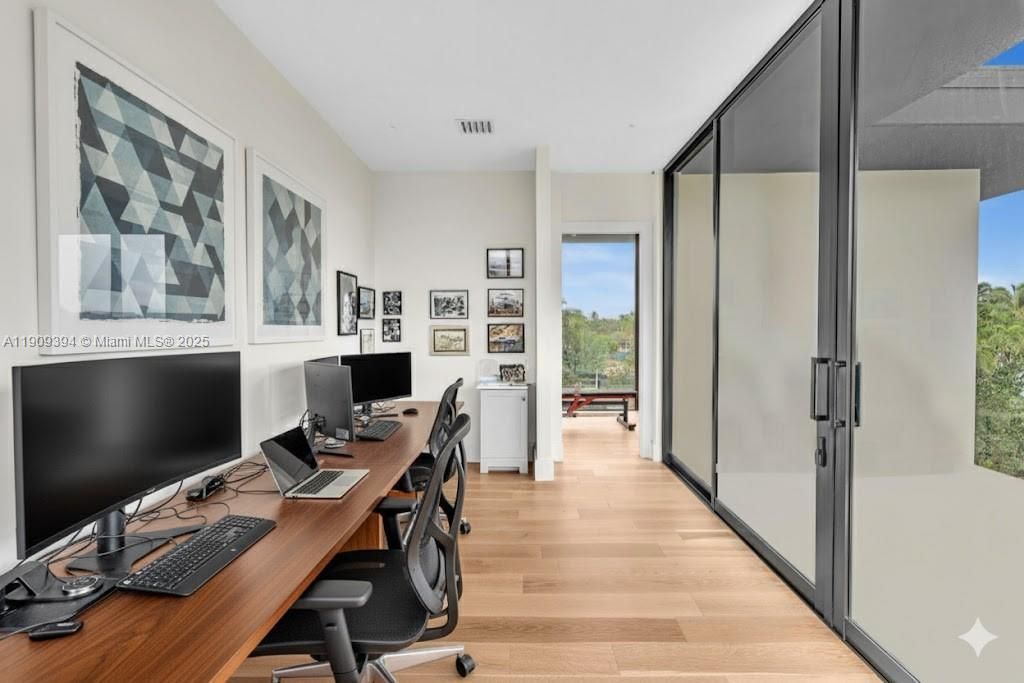 13045 Coronado Ter, North Miami, FL 33181 Photo