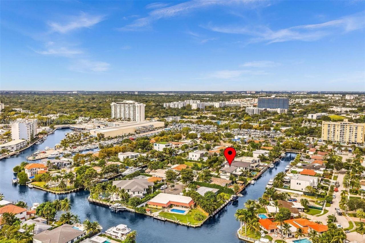 13045 Coronado Ter, North Miami, FL 33181 Photo