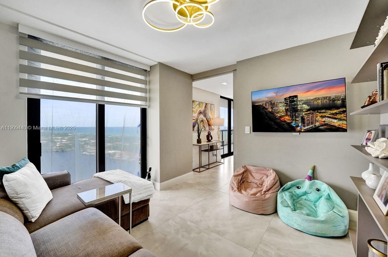 19667 Turnberry Way, Unit 27J, Aventura, FL 33180 Photo