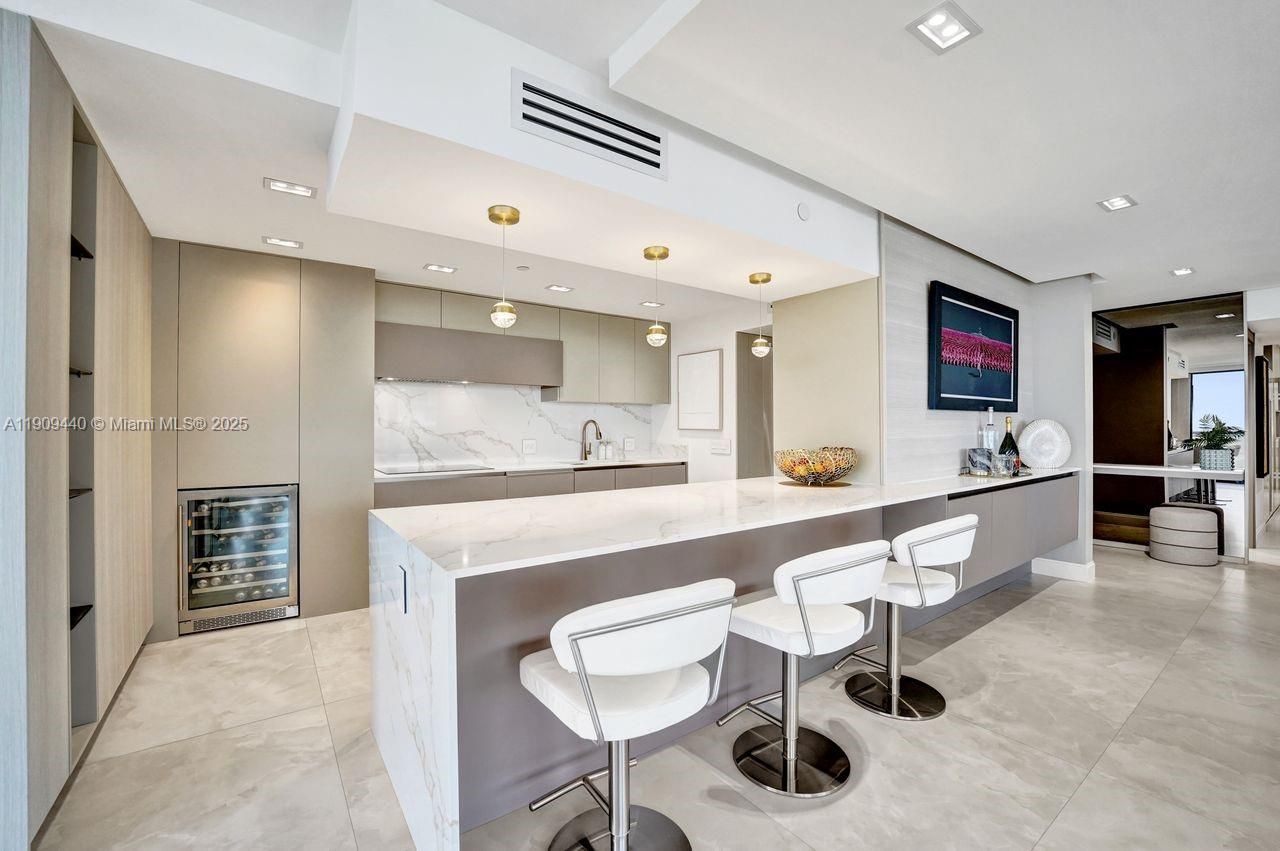 19667 Turnberry Way, Unit 27J, Aventura, FL 33180 Photo