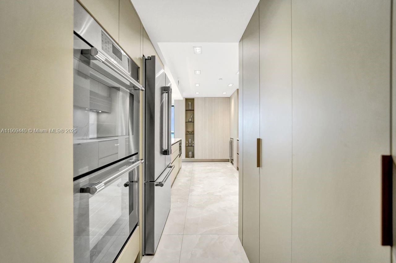 19667 Turnberry Way, Unit 27J, Aventura, FL 33180 Photo