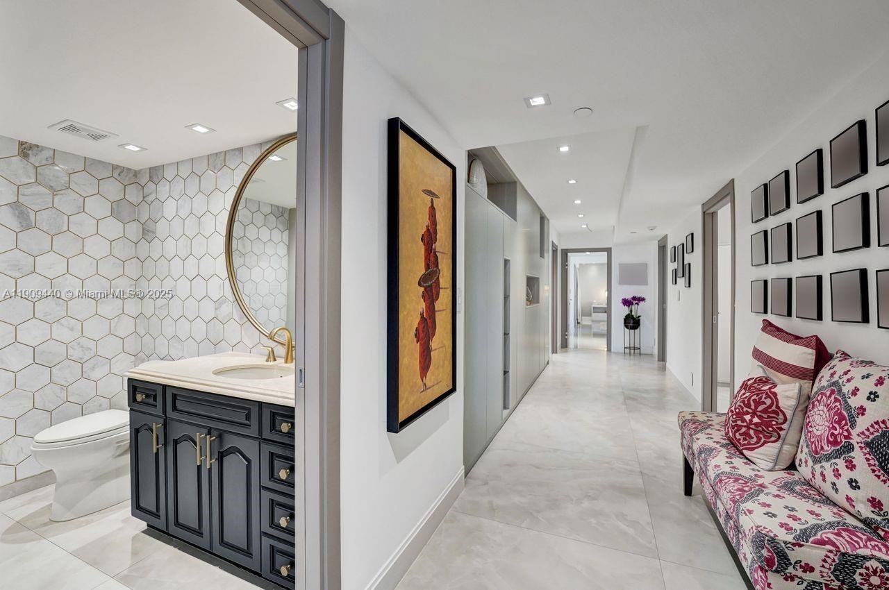 19667 Turnberry Way, Unit 27J, Aventura, FL 33180 Photo