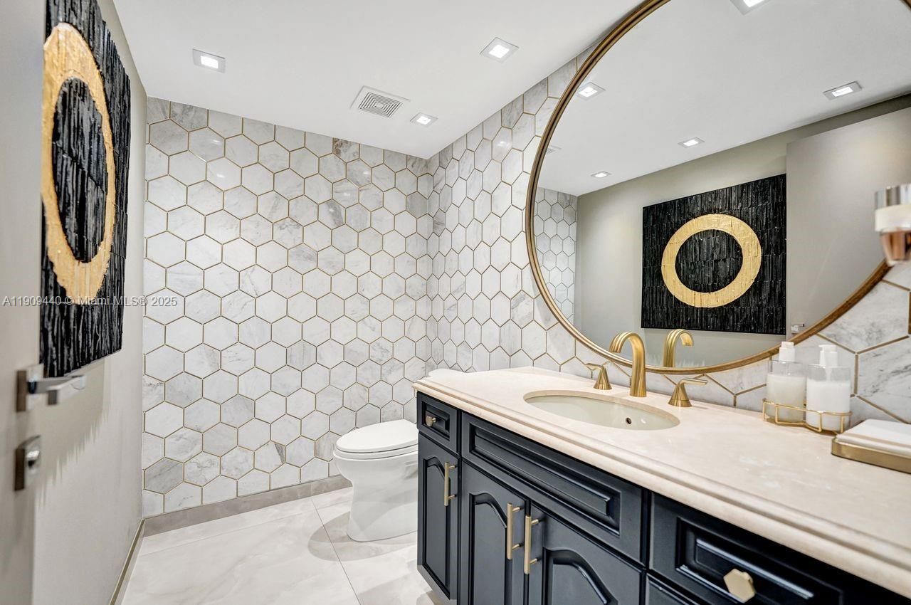 19667 Turnberry Way, Unit 27J, Aventura, FL 33180 Photo