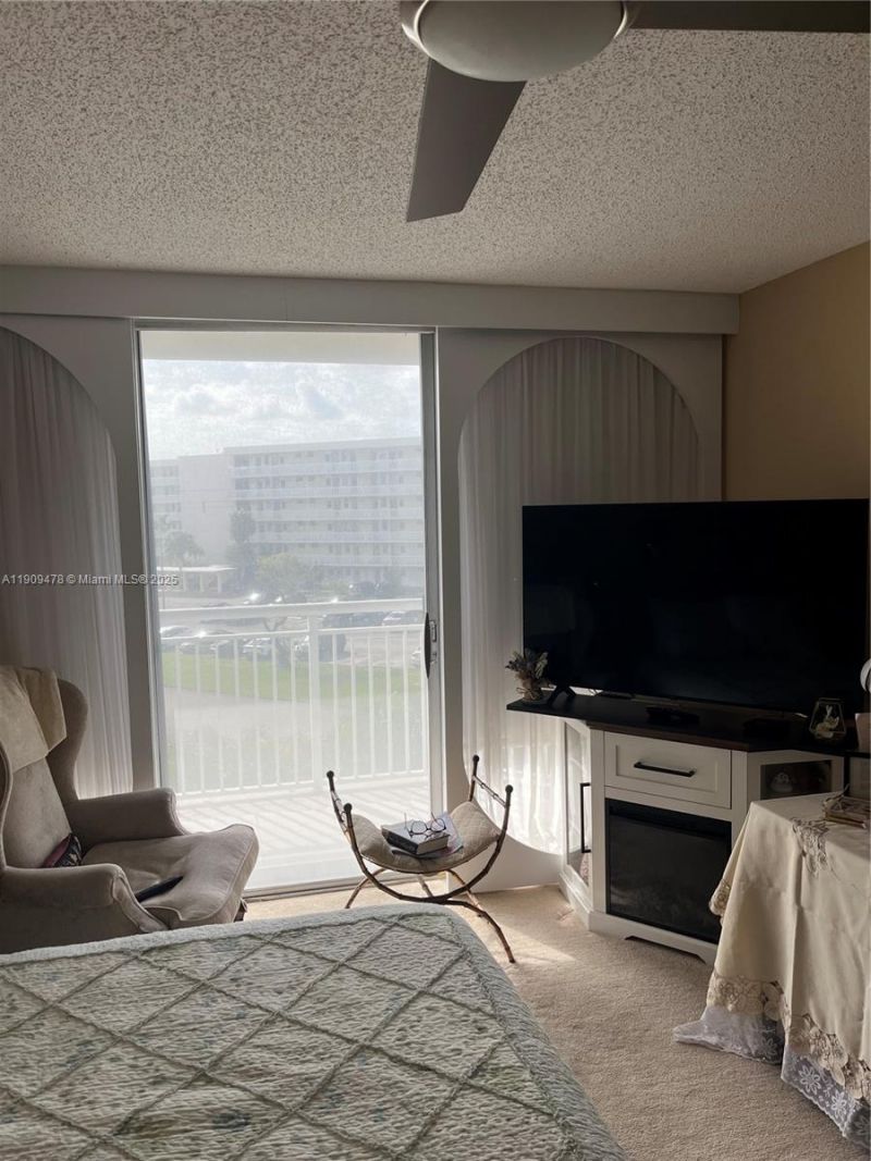 18011 Biscayne Blvd, Unit 305, Aventura, FL 33160 Photo