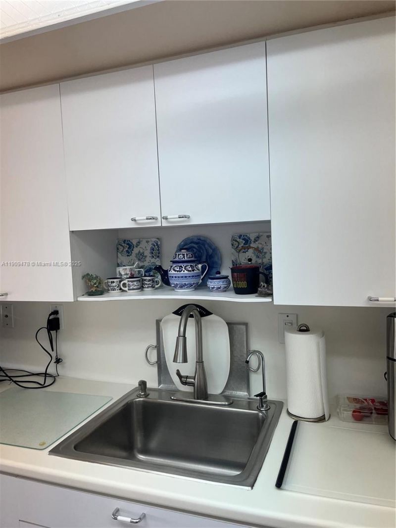 18011 Biscayne Blvd, Unit 305, Aventura, FL 33160 Photo