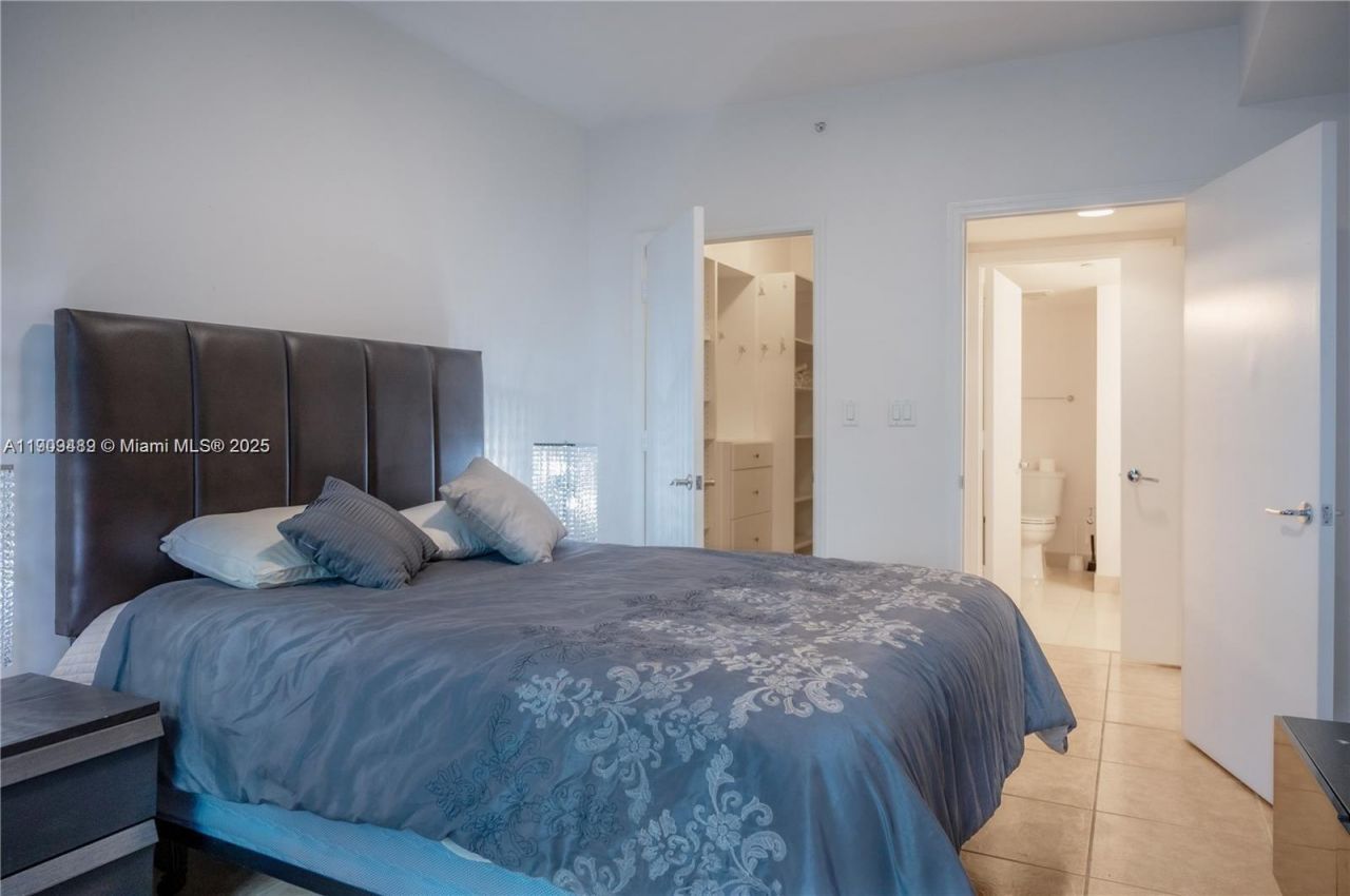 19900 E Country Club Dr, Unit 318, Aventura, FL 33180 Photo