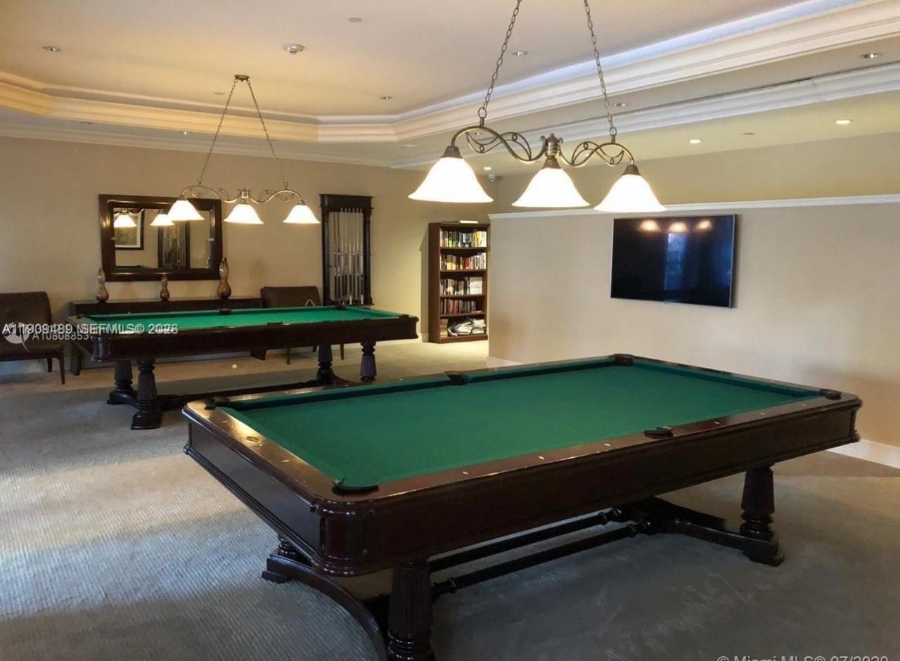 19900 E Country Club Dr, Unit 318, Aventura, FL 33180 Photo