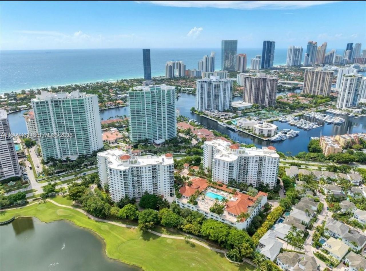 19900 E Country Club Dr, Unit 318, Aventura, FL 33180 Photo