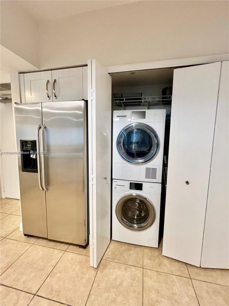 19900 E Country Club Dr, Unit 318, Aventura, FL 33180 Photo