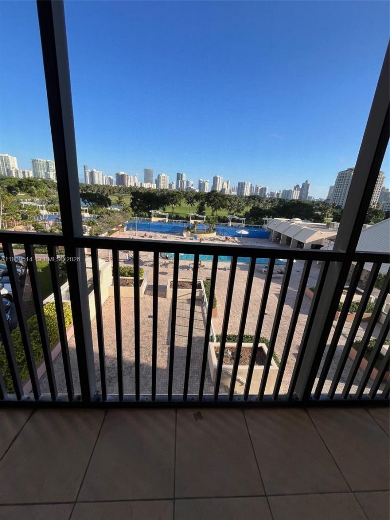 20301 W Country Club Dr, Unit 625, Aventura, FL 33180 Photo