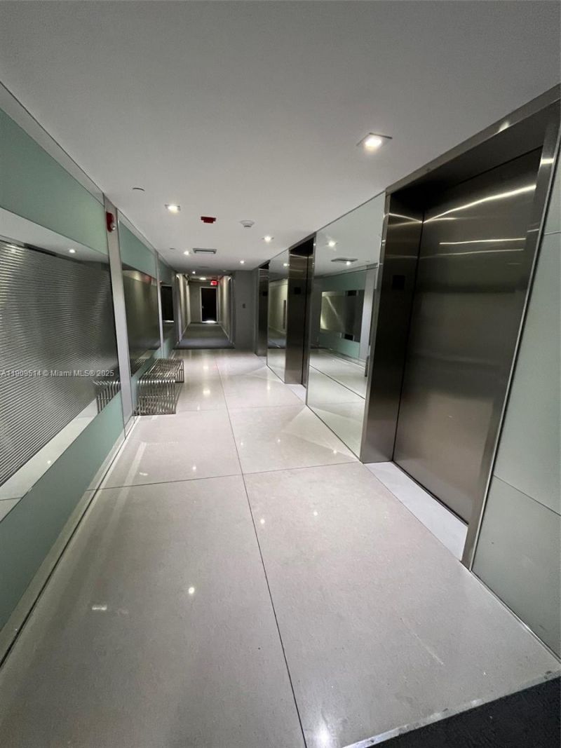 20301 W Country Club Dr, Unit 625, Aventura, FL 33180 Photo