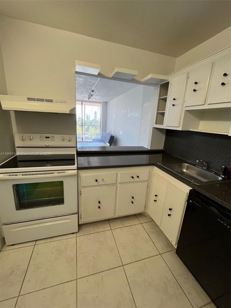 20301 W Country Club Dr, Unit 625, Aventura, FL 33180 Photo