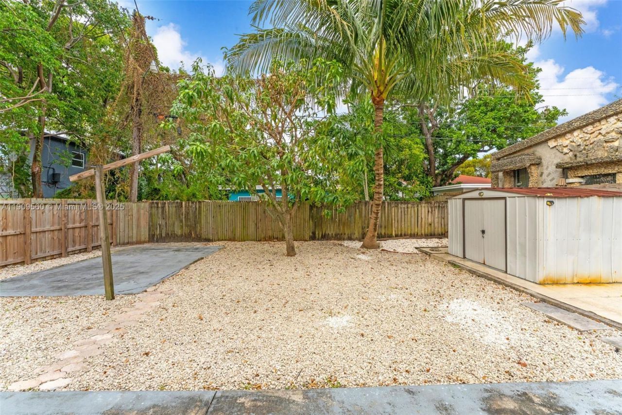 1621 NW 55th St, Miami, FL 33142 Photo