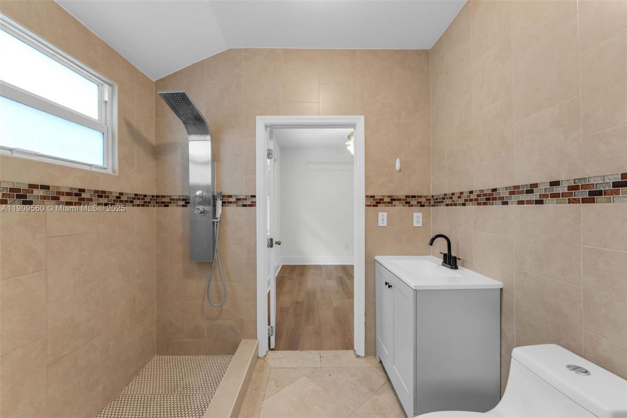 1621 NW 55th St, Miami, FL 33142 Photo