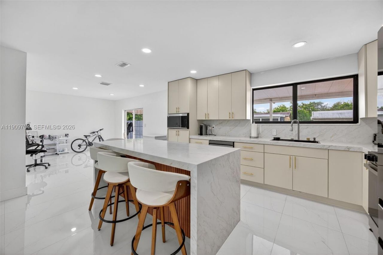 11930 SW 199th St, Miami, FL 33177 Photo