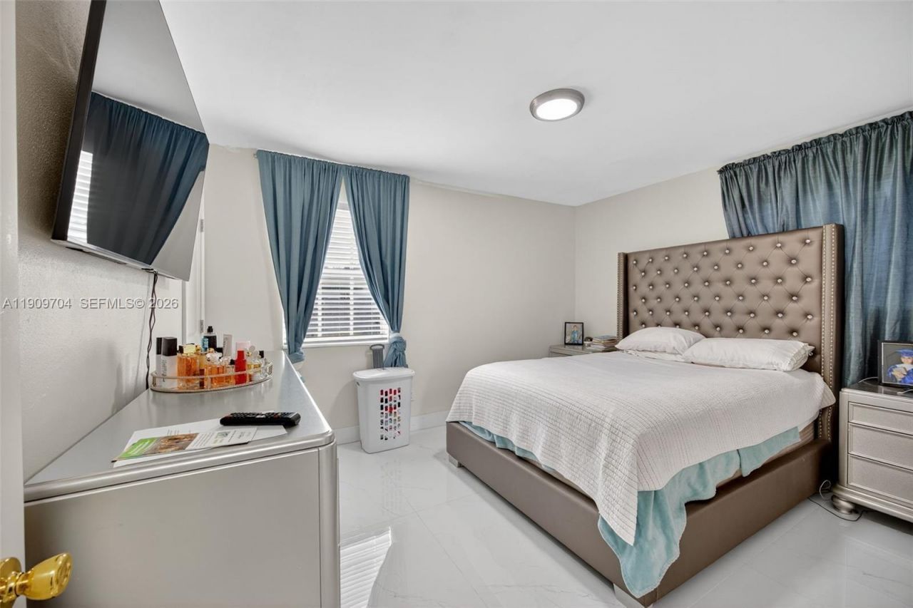 11930 SW 199th St, Miami, FL 33177 Photo