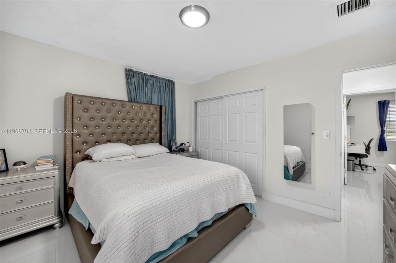 11930 SW 199th St, Miami, FL 33177 Photo