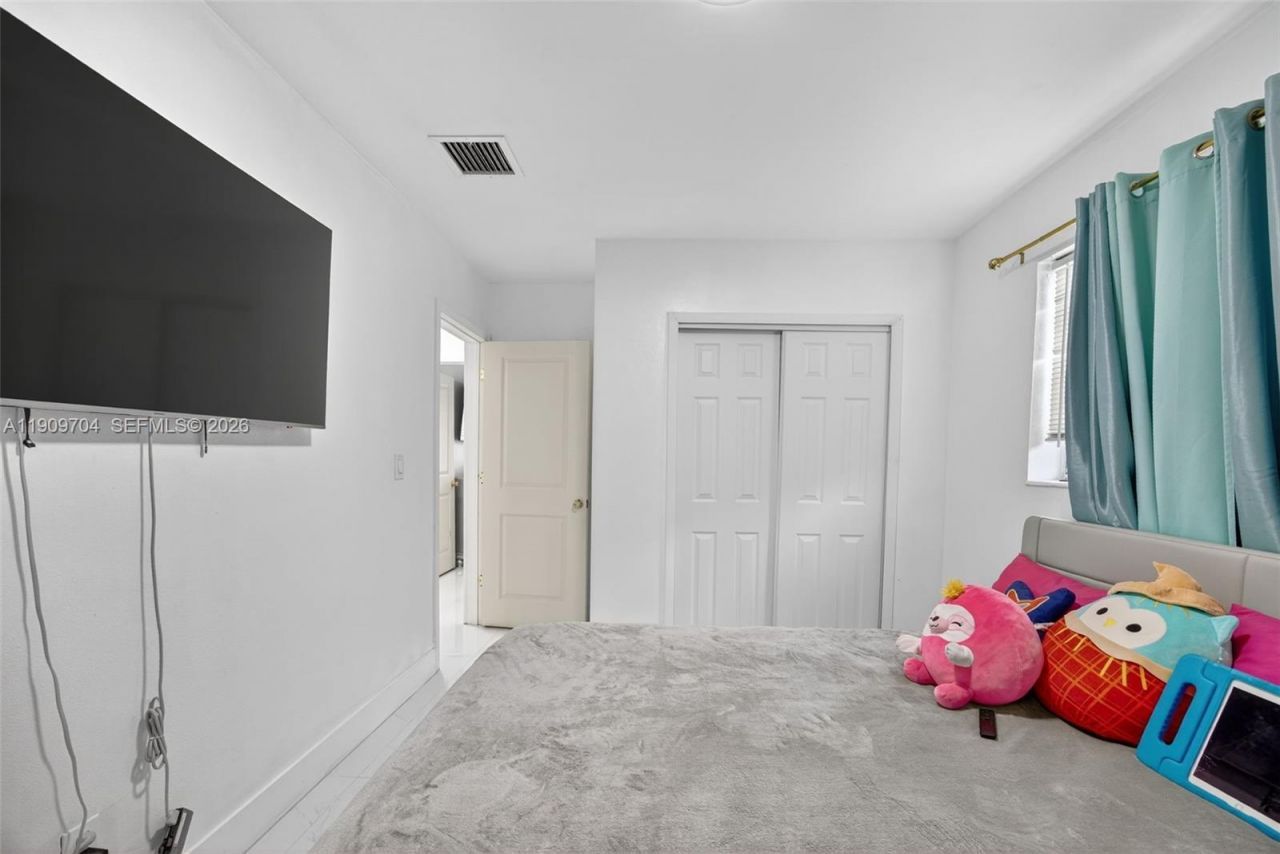 11930 SW 199th St, Miami, FL 33177 Photo