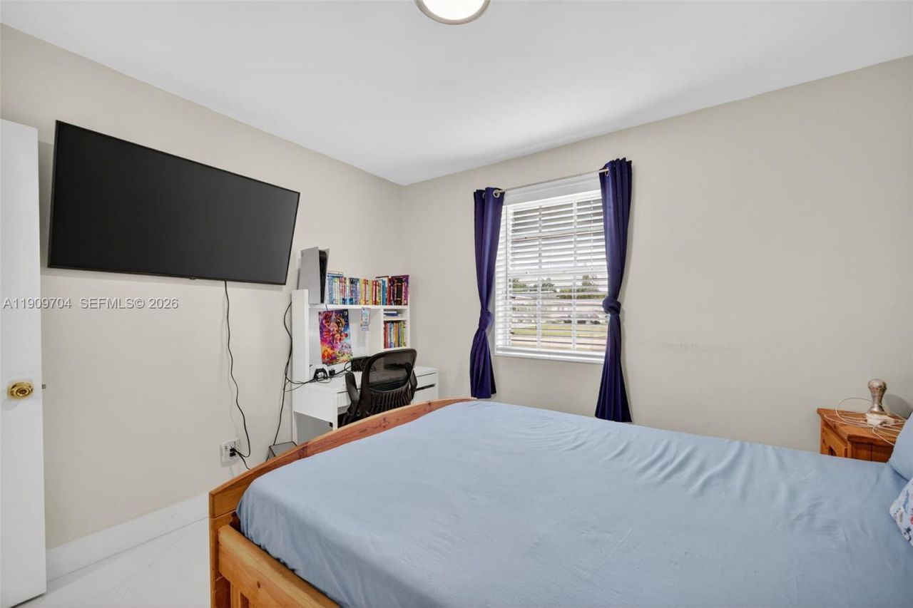 11930 SW 199th St, Miami, FL 33177 Photo