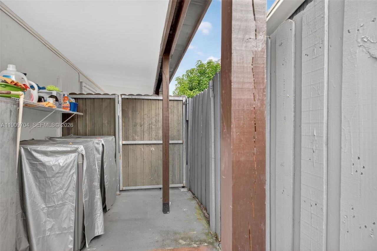 11930 SW 199th St, Miami, FL 33177 Photo