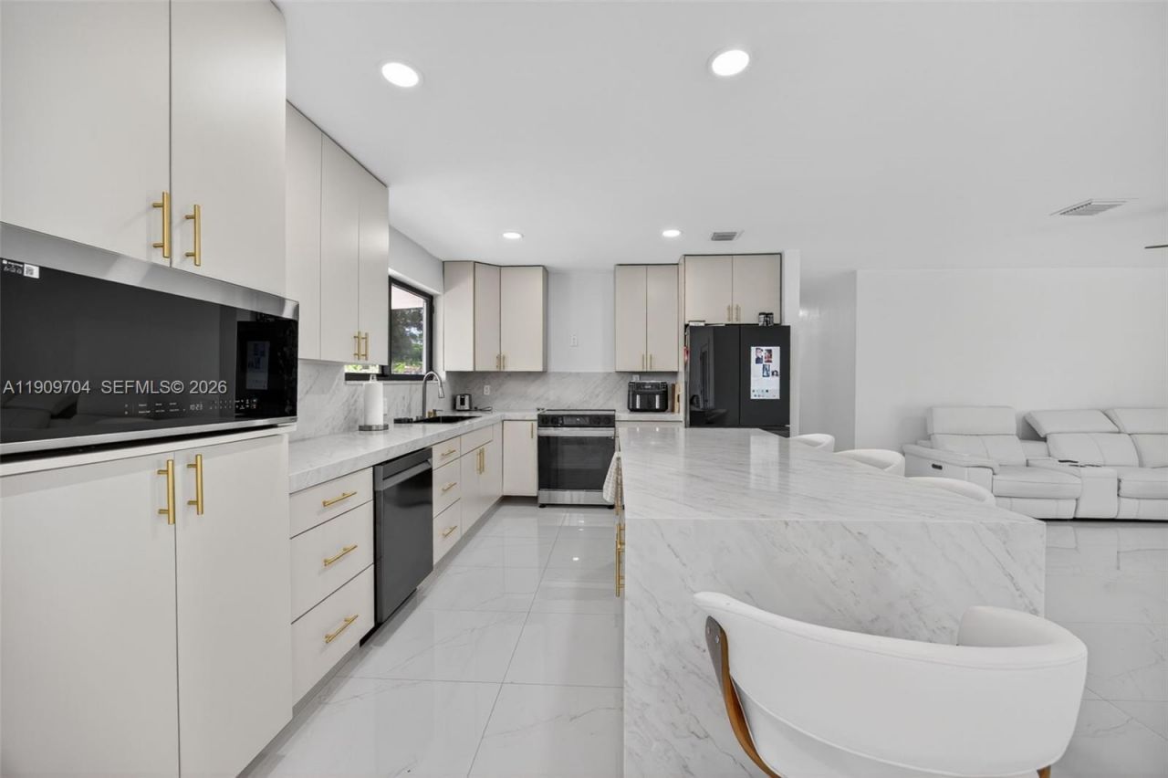 11930 SW 199th St, Miami, FL 33177 Photo