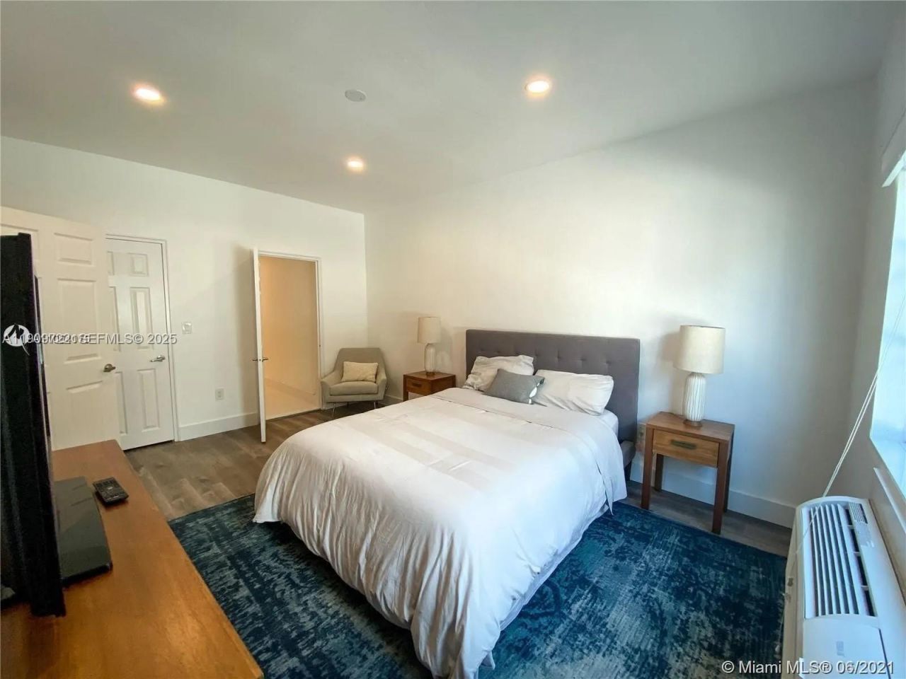 8415 Harding Ave, Unit 5, Miami Beach, FL 33141 Photo