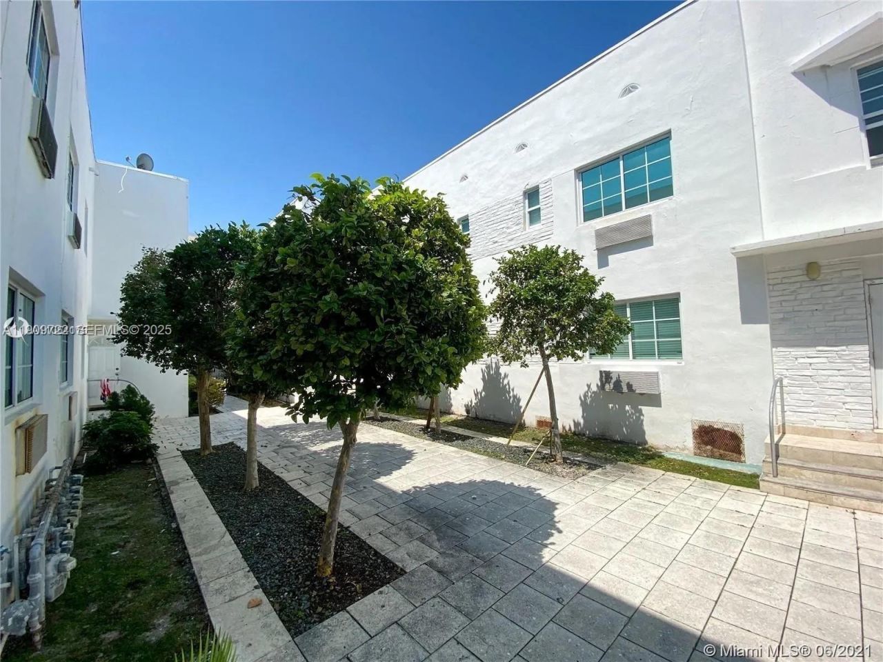 8415 Harding Ave, Unit 5, Miami Beach, FL 33141 Photo