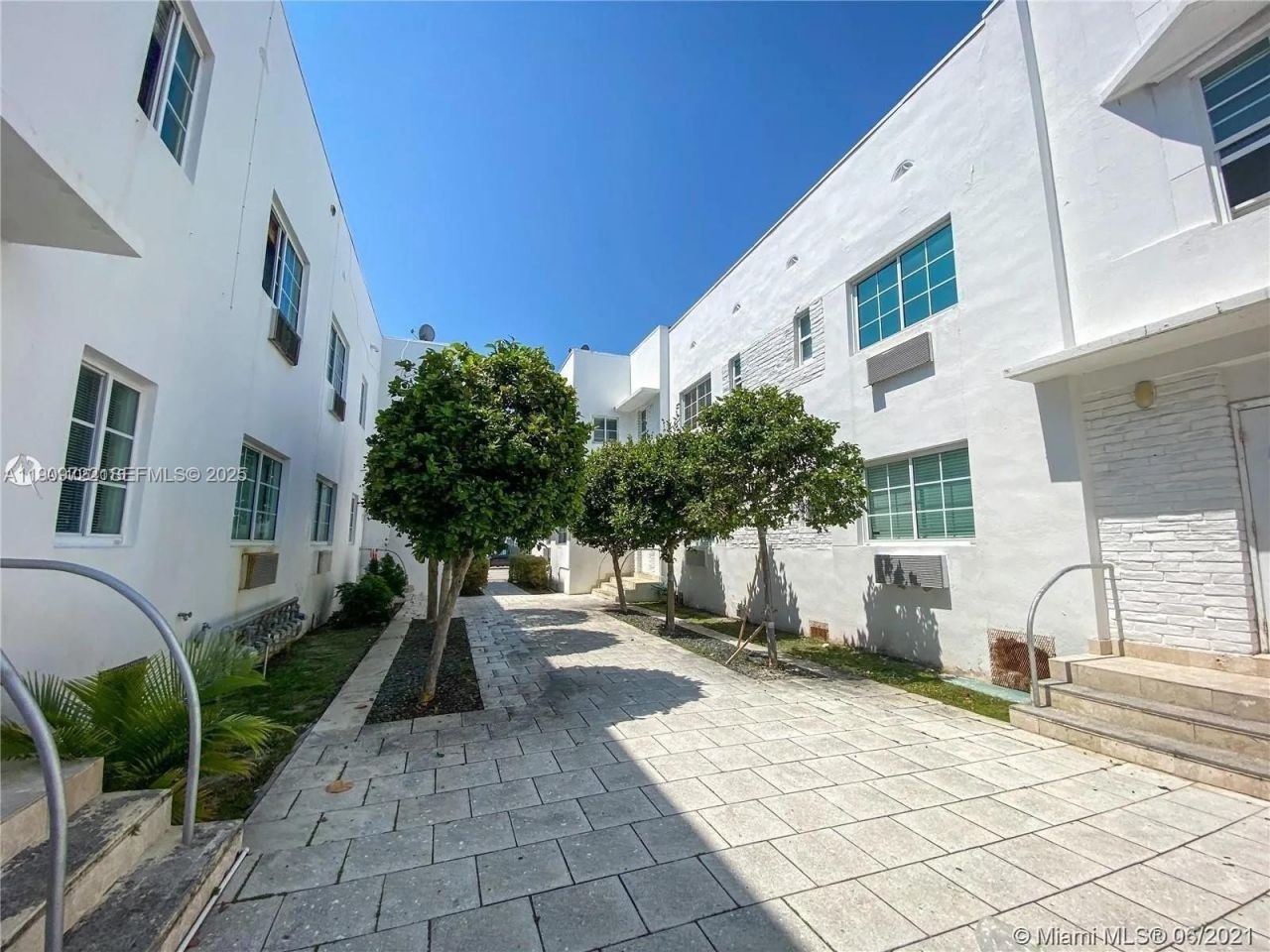 8415 Harding Ave, Unit 5, Miami Beach, FL 33141 Photo