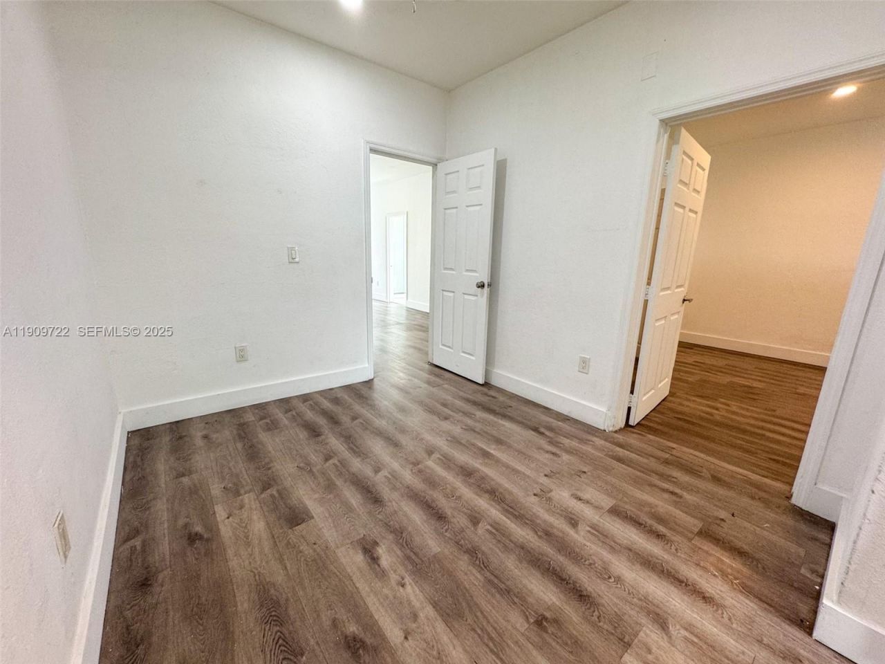 8415 Harding Ave, Unit 5, Miami Beach, FL 33141 Photo