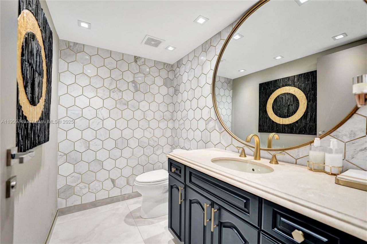 19667 Turnberry Way, Unit 27J, Aventura, FL 33180 Photo