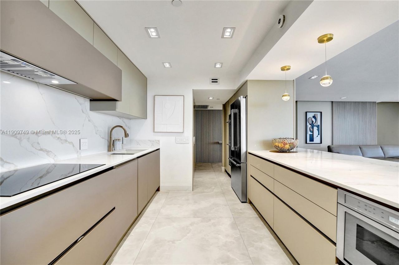 19667 Turnberry Way, Unit 27J, Aventura, FL 33180 Photo