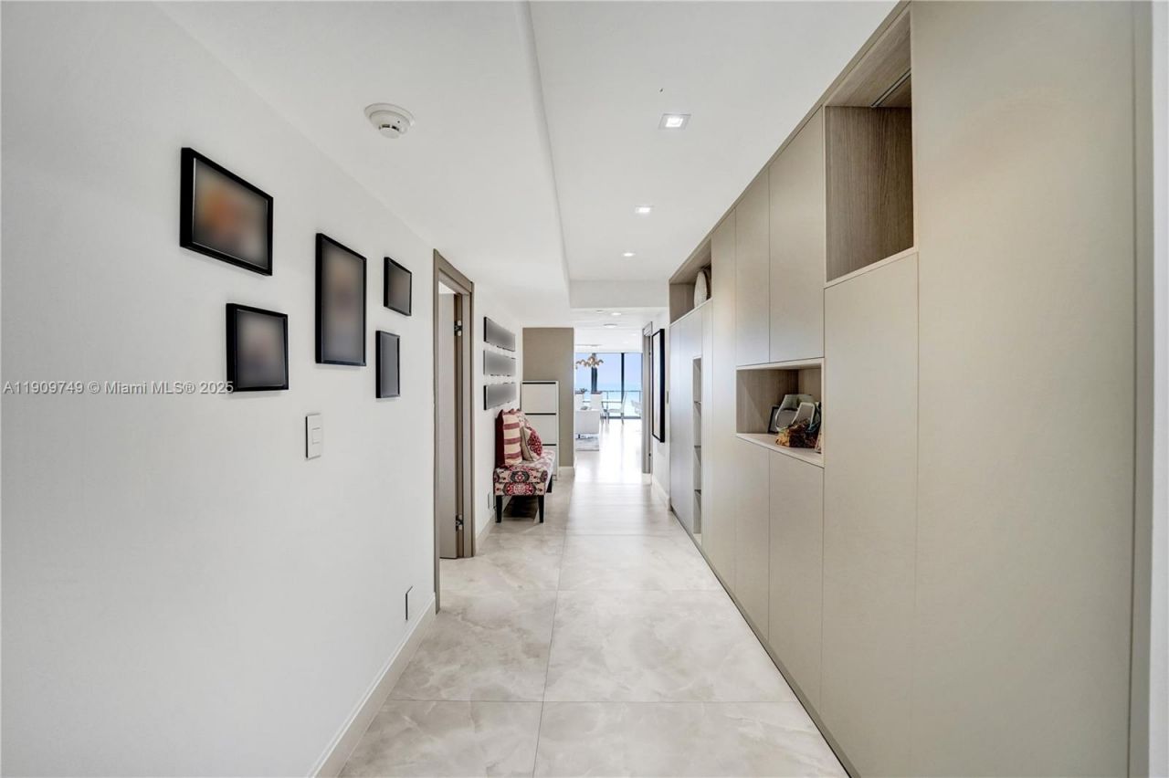 19667 Turnberry Way, Unit 27J, Aventura, FL 33180 Photo