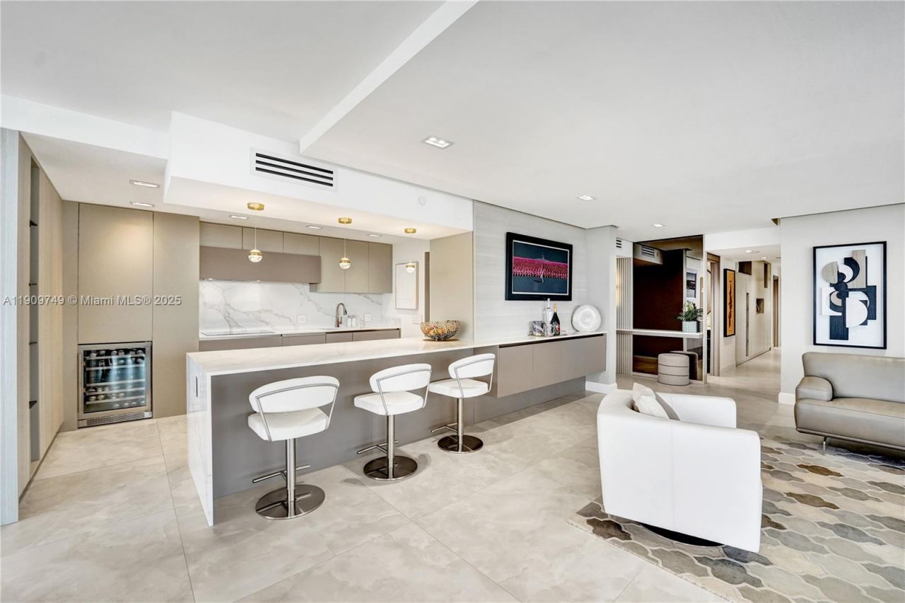 19667 Turnberry Way, Unit 27J, Aventura, FL 33180 Photo