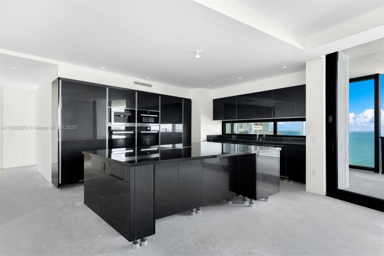 18555 Collins Ave, Unit 3205, Sunny Isles Beach, FL 33160 Photo