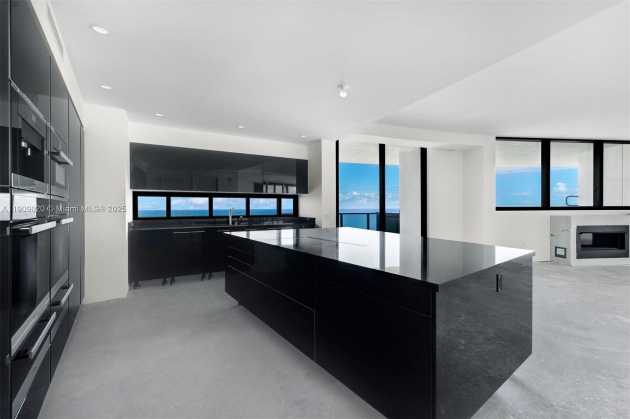 18555 Collins Ave, Unit 3205, Sunny Isles Beach, FL 33160 Photo