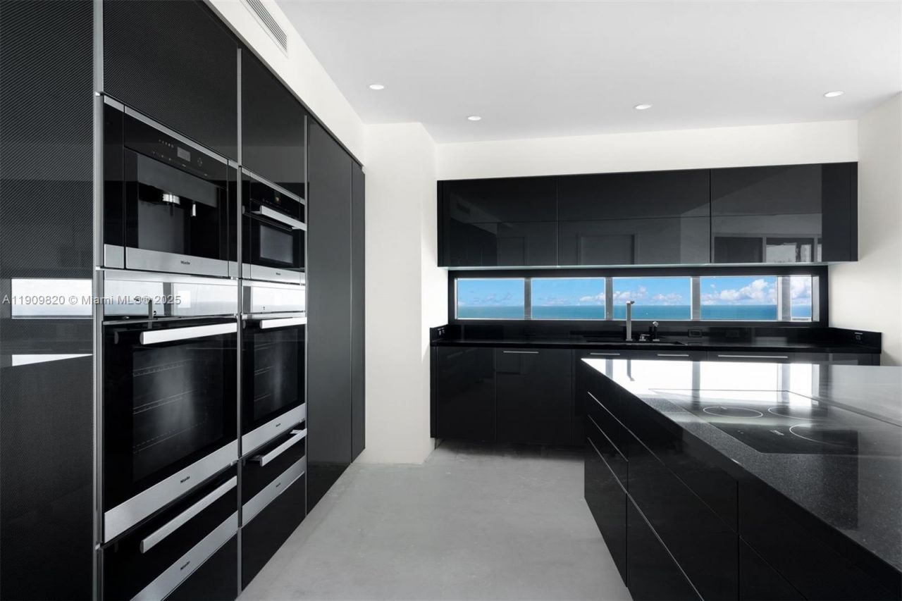 18555 Collins Ave, Unit 3205, Sunny Isles Beach, FL 33160 Photo