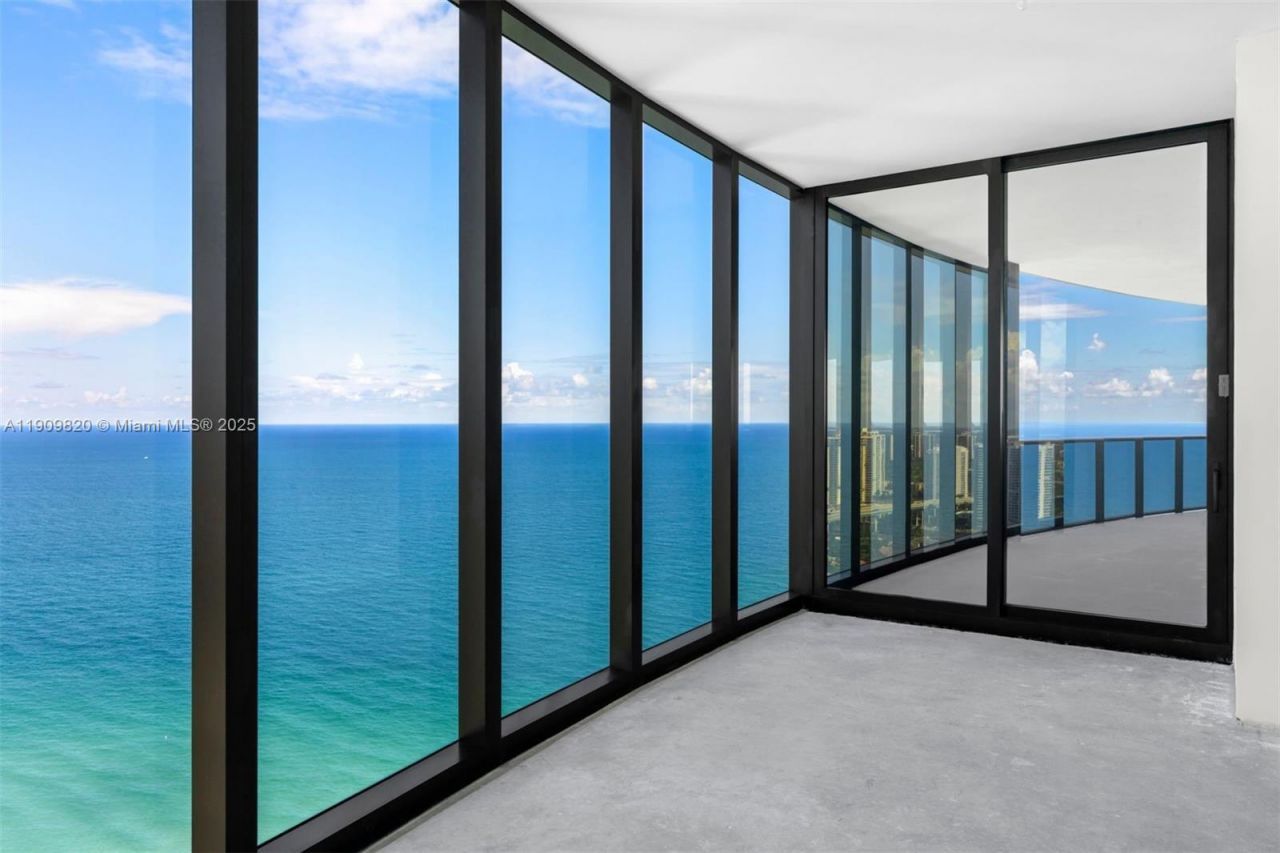 18555 Collins Ave, Unit 3205, Sunny Isles Beach, FL 33160 Photo