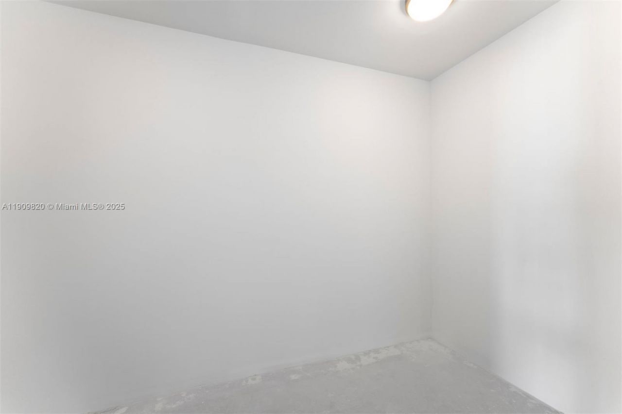 18555 Collins Ave, Unit 3205, Sunny Isles Beach, FL 33160 Photo