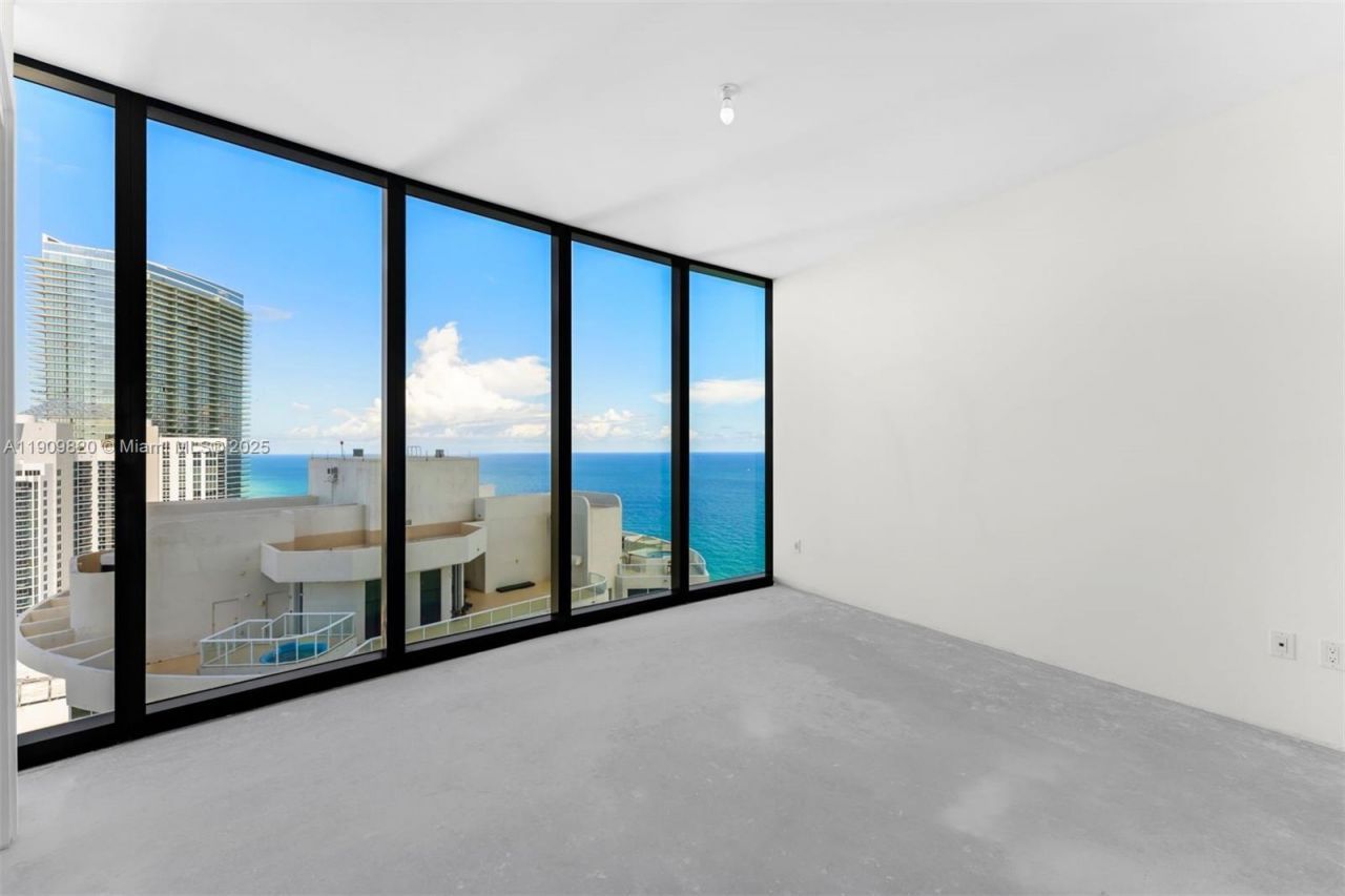 18555 Collins Ave, Unit 3205, Sunny Isles Beach, FL 33160 Photo
