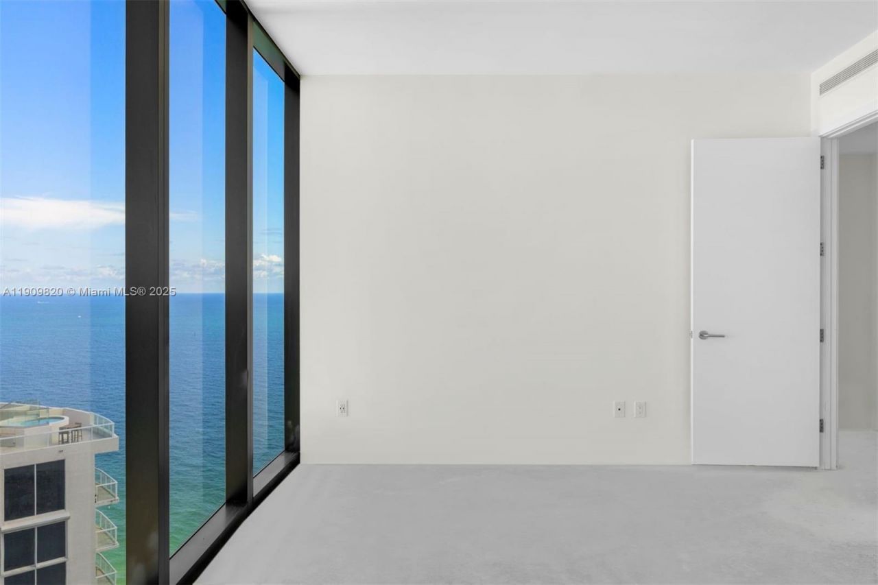 18555 Collins Ave, Unit 3205, Sunny Isles Beach, FL 33160 Photo