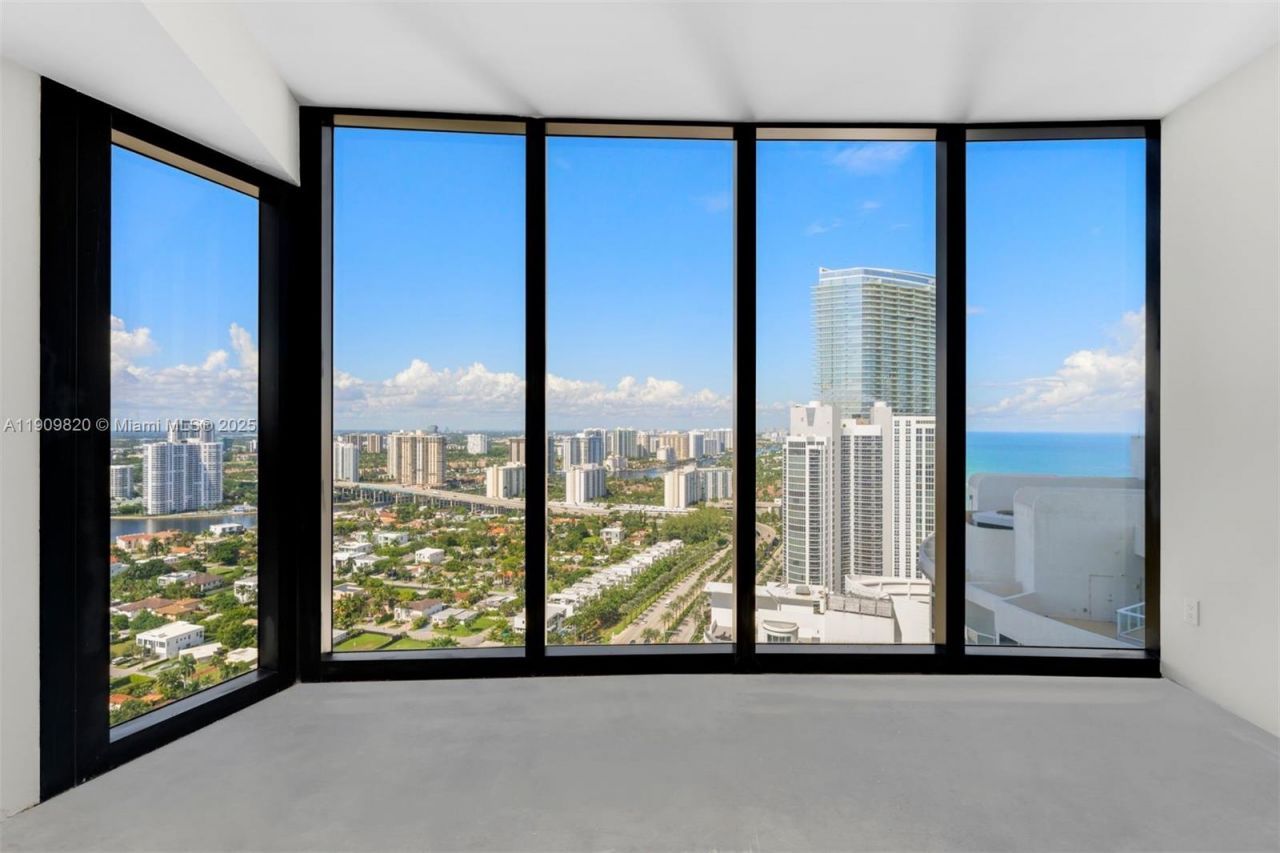 18555 Collins Ave, Unit 3205, Sunny Isles Beach, FL 33160 Photo