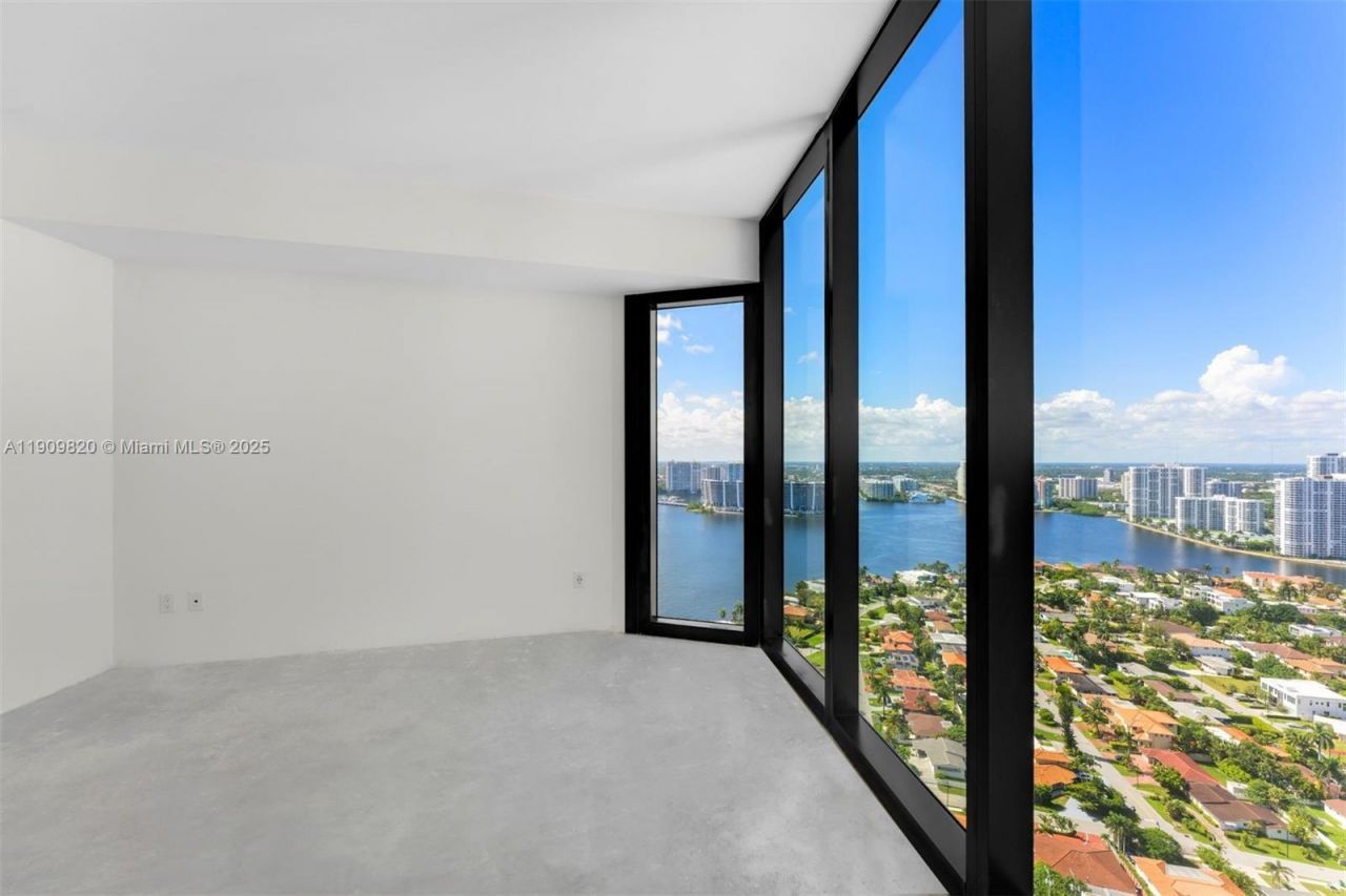 18555 Collins Ave, Unit 3205, Sunny Isles Beach, FL 33160 Photo