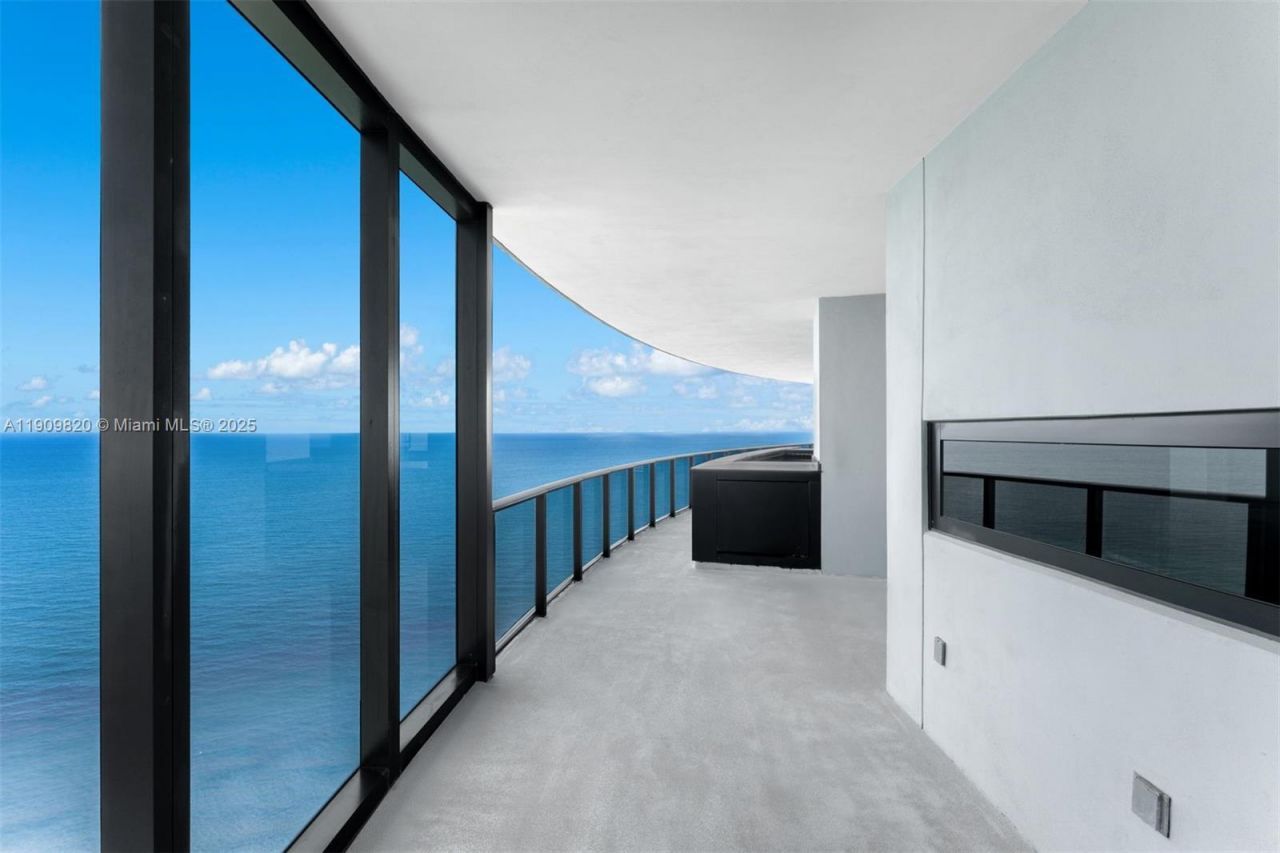 18555 Collins Ave, Unit 3205, Sunny Isles Beach, FL 33160 Photo