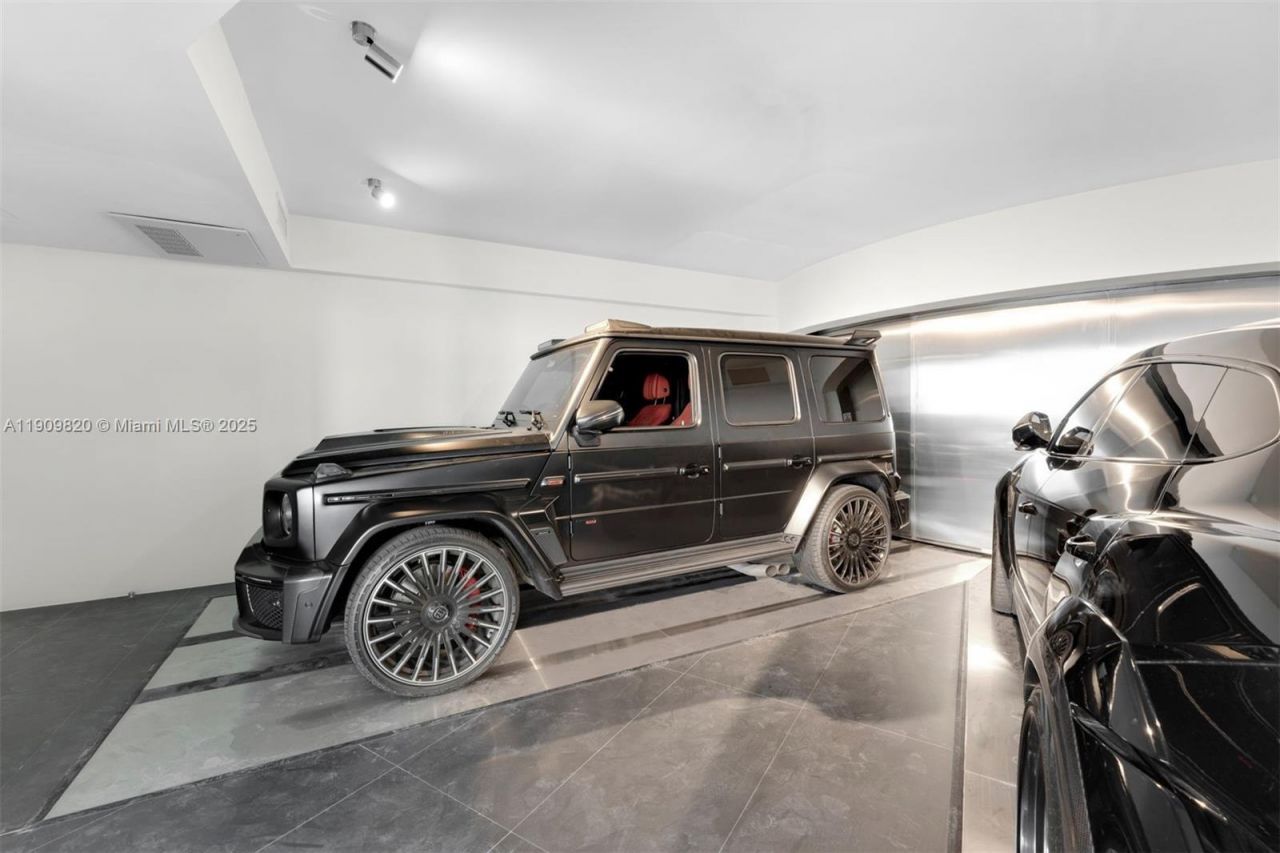 18555 Collins Ave, Unit 3205, Sunny Isles Beach, FL 33160 Photo