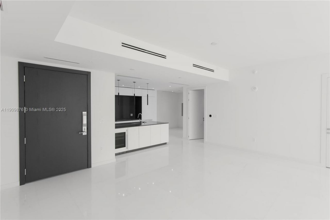 300 Biscayne Blvd Way, Unit 1003, Miami, FL 33131 Photo