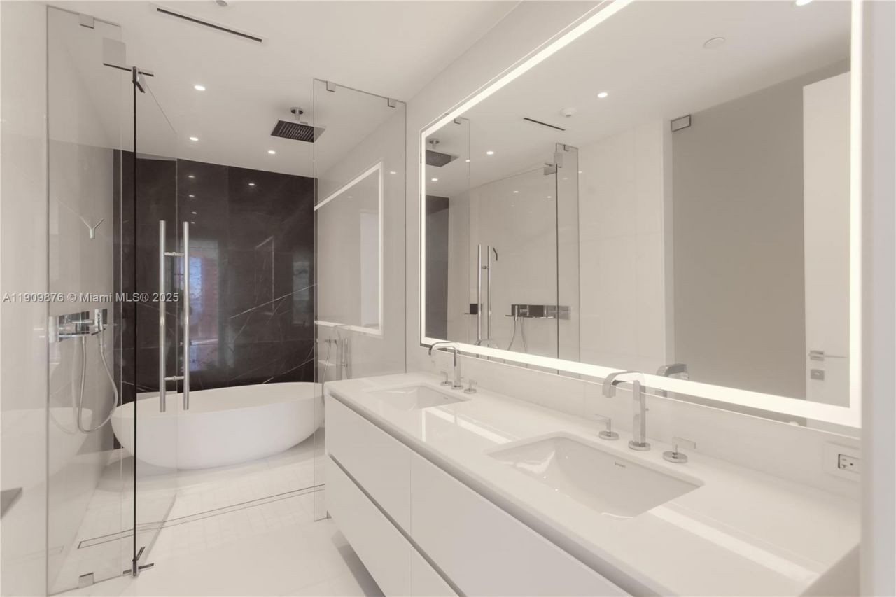 300 Biscayne Blvd Way, Unit 1003, Miami, FL 33131 Photo